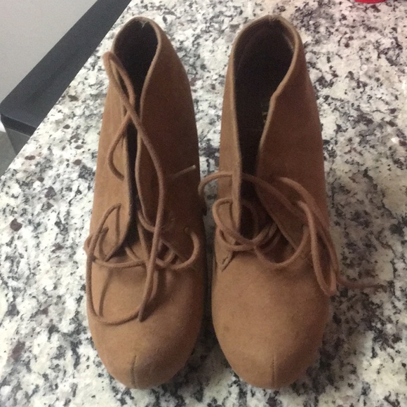 Faux-Suede booties - Picture 2 of 4
